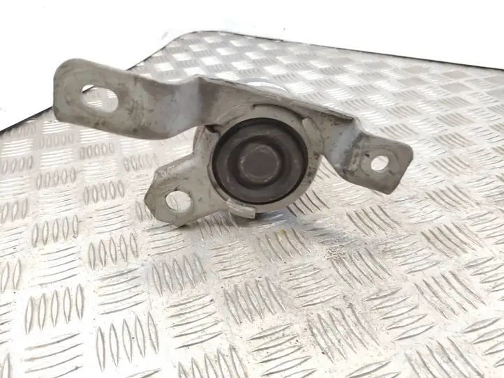 Volvo XC60 (2008 - 2013) 8G9N6F012BB Опора двигателя — фото 3