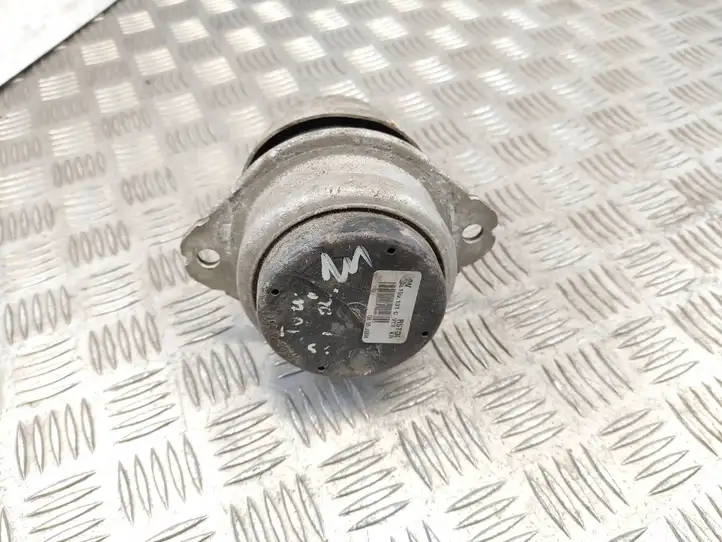 Volkswagen Touran I (2003 - 2010) 1K0199131C Опора двигателя — фото 1