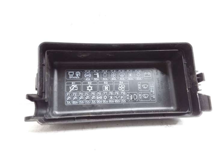 Mini One Cooper R50-53 (2000 - 2012)  69535 Крышка ящика предохранителей