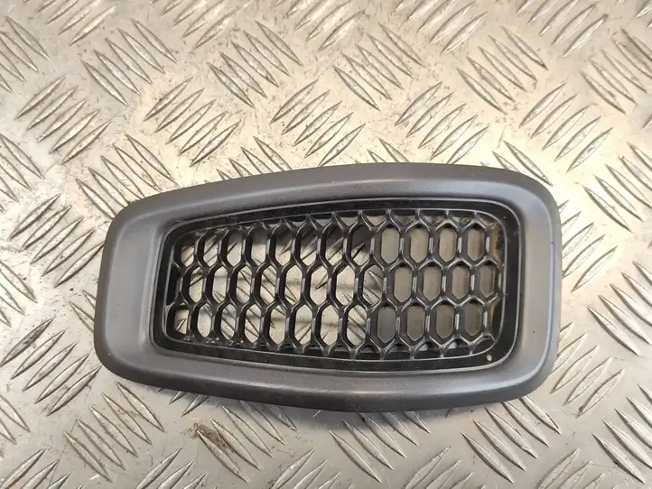 Jeep Cherokee (2013 - 2017) 68303626AA Передняя решетка — фото 1