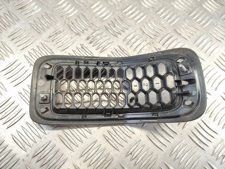 Jeep Cherokee (2013 - 2017) 68303626AA Передняя решетка — фото 2