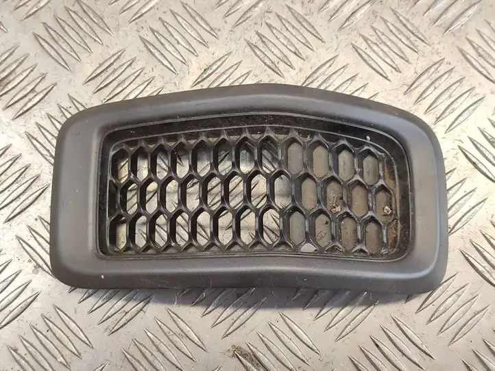 Jeep Cherokee (2013 - 2017) 68303626AA Передняя решетка — фото 1