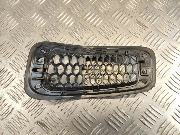 Jeep Cherokee (2013 - 2017) 68303626AA Передняя решетка — фото 2