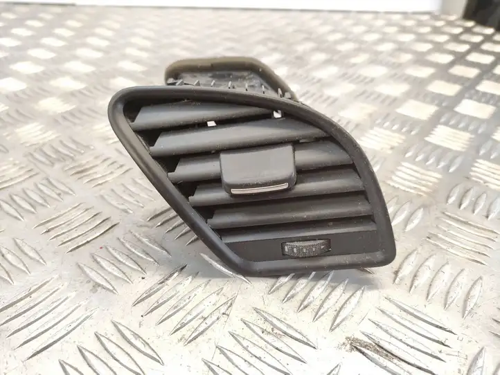 Audi A4 S4 B8 8K (2007 - 2011) 8K1820902C Боковой воздушный дефлектор — фото 1