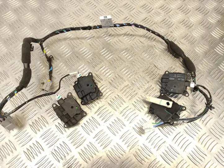 Nissan Pulsar (2014 - 2018) 275804MB2A Двигатель задвижки потока воздуха — фото 1
