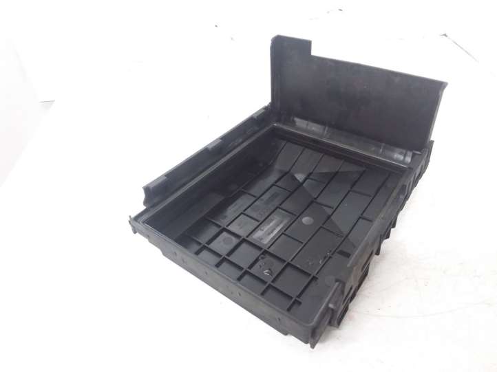 Volkswagen PASSAT B6 (2005 - 2010)  1K0937132F Крышка ящика предохранителей