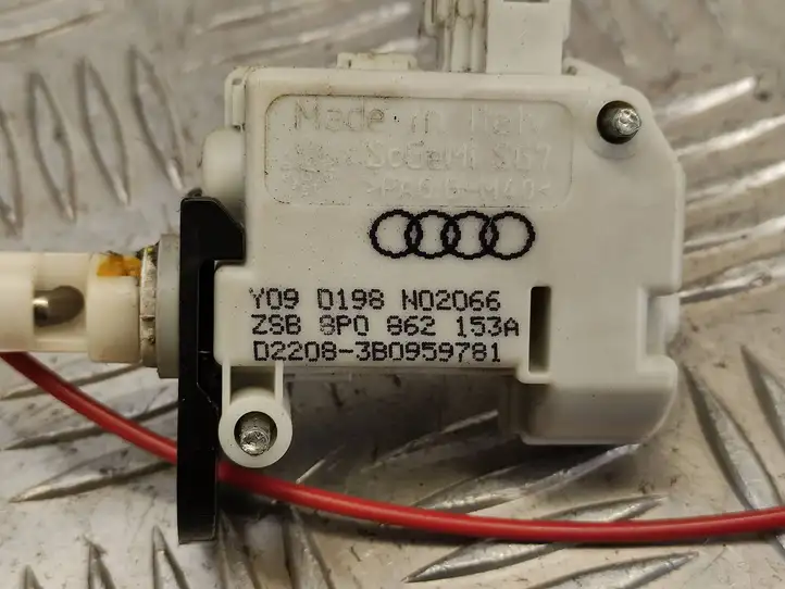 Audi A3/S3 8P (2008 - 2013) 3B0959781 Мотор центрального замка — фото 6