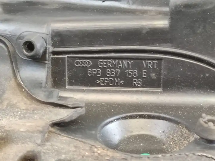 Audi A3/S3 8P (2008 - 2013) 8P3837158E Уплотнитель передней двери — фото 2