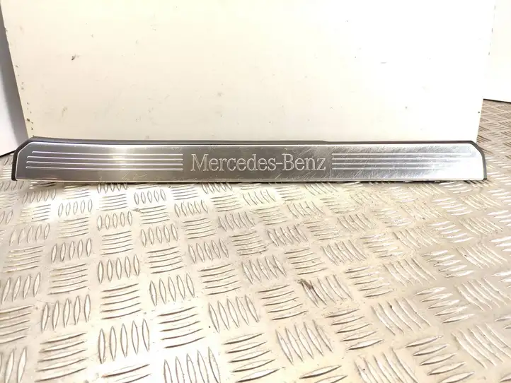 Mercedes-Benz S W221 (2005 - 2013) A2216800235 Внутренняя отделка переднего порога — фото 1