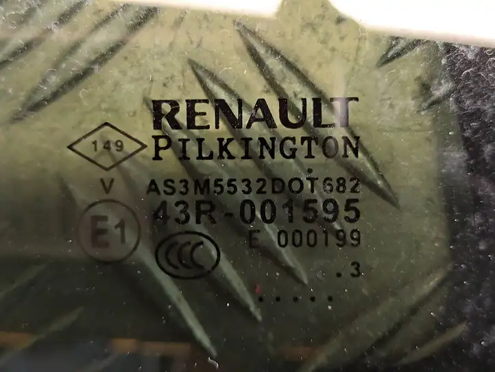 Renault Captur (2013 - 2020) 43R001595 Заднее боковое стекло — фото 2