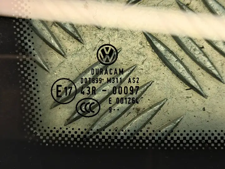 Volkswagen Polo VI (2015 - 2019) 2G4845297L Заднее боковое стекло — фото 2