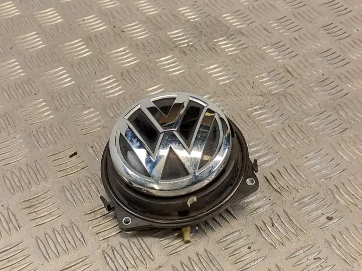 Volkswagen Polo VI (2015 - 2019) 5G9827469D Ручка крышки багажника — фото 1