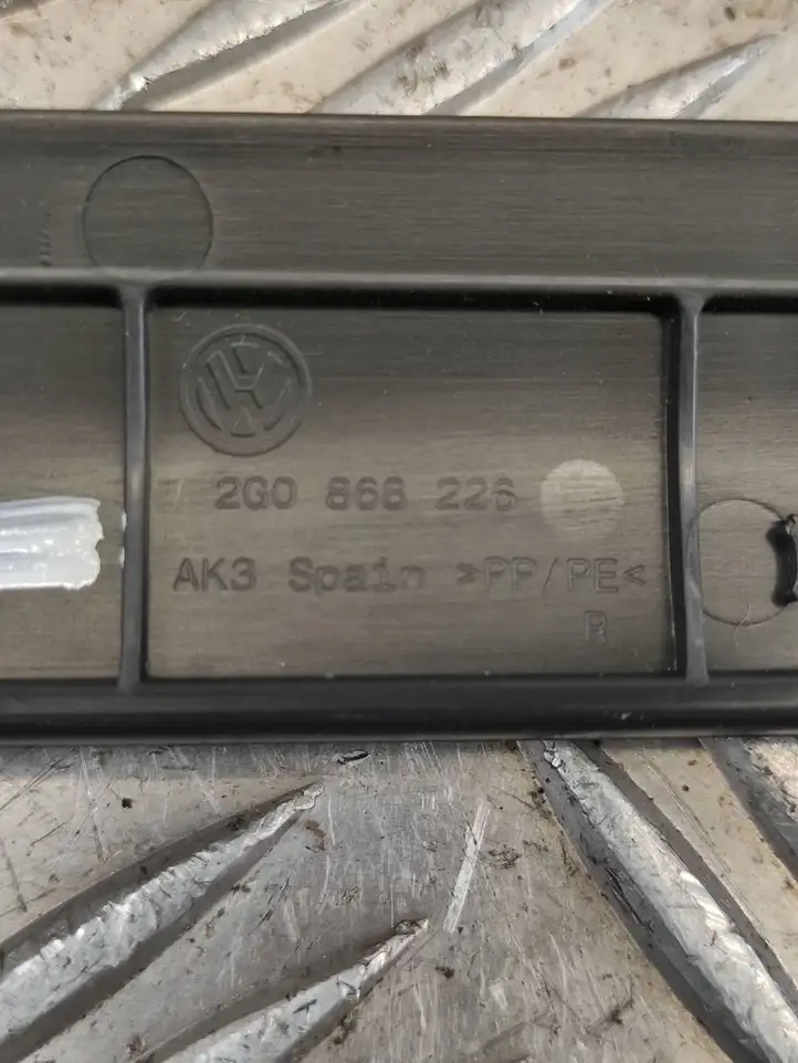 Volkswagen Polo VI (2015 - 2019) 2G0868226 Прочие детали салона — фото 3