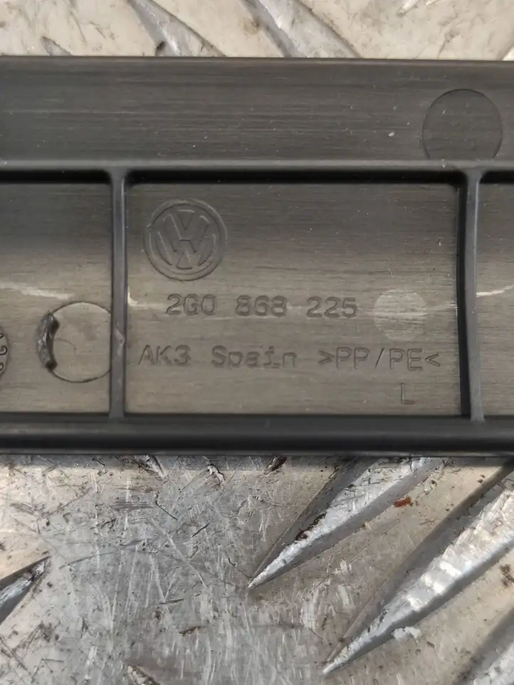 Volkswagen Polo VI (2015 - 2019) 2G0868225 Прочие детали салона — фото 3