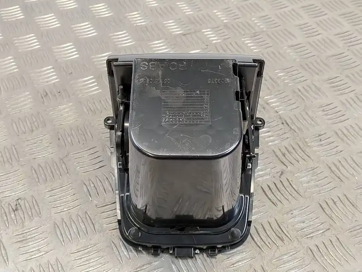 Mercedes-Benz CLA C117,X117,W117 (2013 - 2019) A1766804600 Передняя пепельница — фото 5