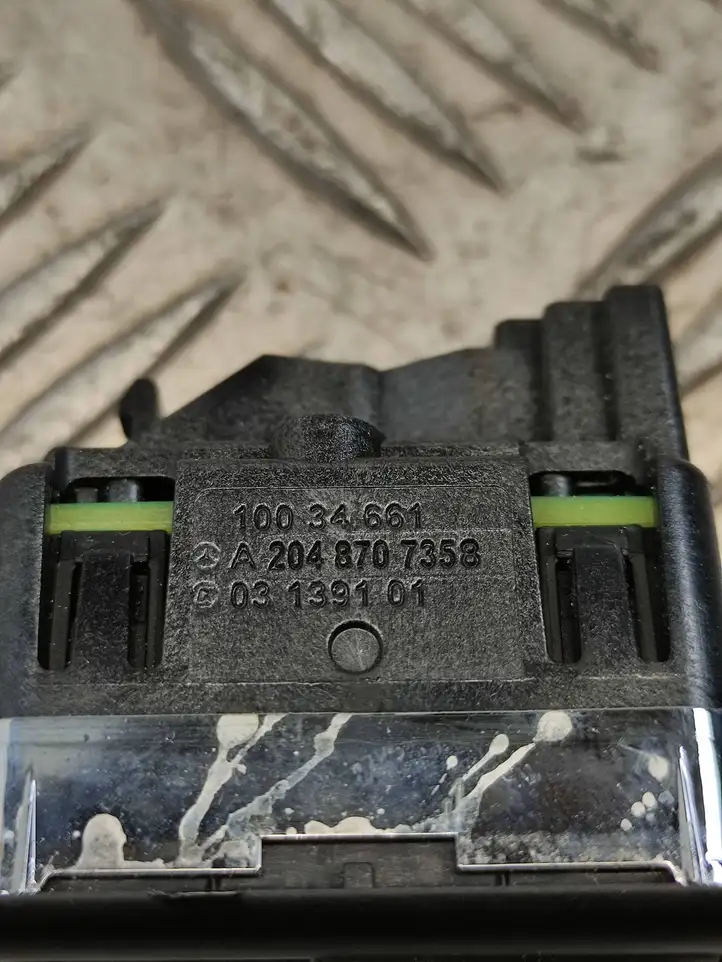Mercedes-Benz C W204 (2007 - 2014) A2048707358 Блок кнопок стеклоподъемников — фото 3