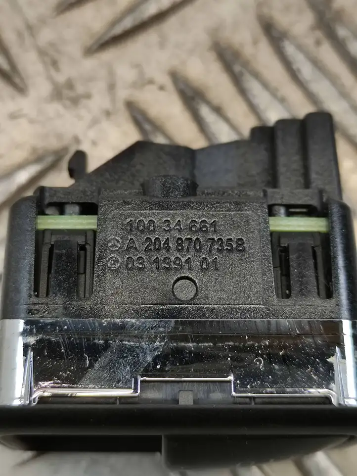 Mercedes-Benz C W204 (2007 - 2014) A2048707358 Блок кнопок стеклоподъемников — фото 3
