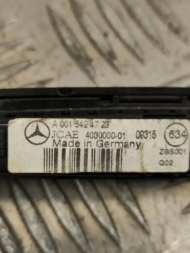 Mercedes-Benz C W204 (2007 - 2014) A0015424723 Экран парктроника PDC — фото 3