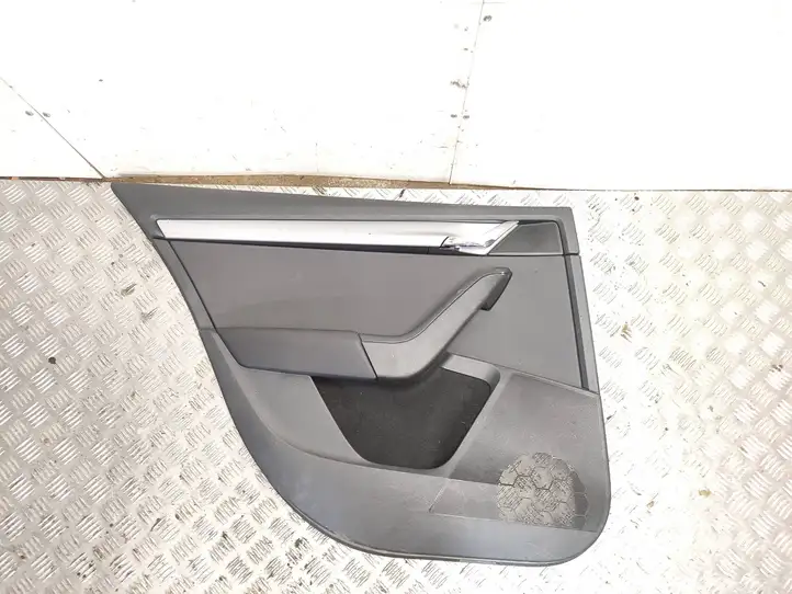 Skoda Octavia Mk3 (5E) (2013 - 2019) 5E0867197 Обшивка задней двери — фото 1