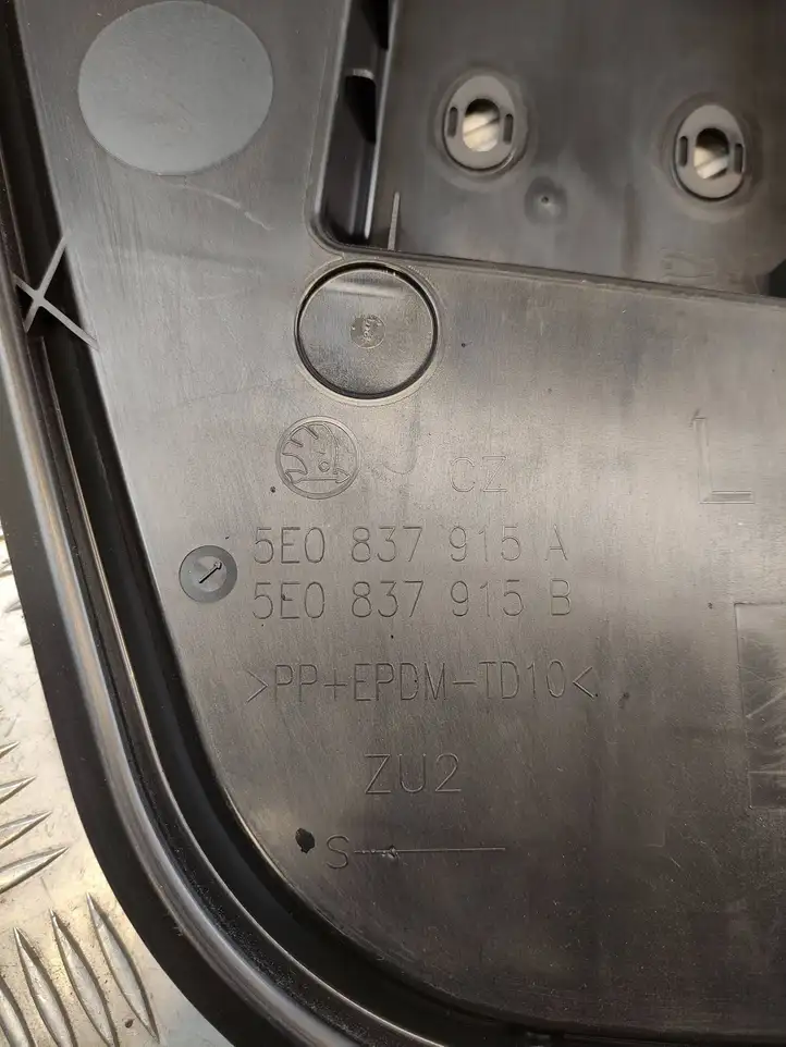 Skoda Octavia Mk3 (5E) (2013 - 2019) 5E0837915B Прочая отделка передней двери — фото 3