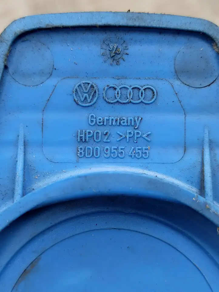 Audi A6 S6 C6 4F (2004 - 2008) 8D0955455 Горловина бачка омывателя — фото 6