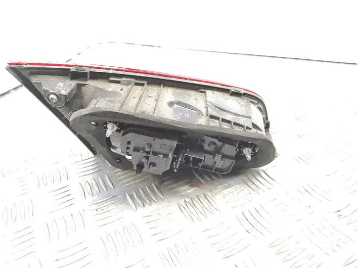 Audi A3/S3 8V (2016 - 2020) 8V4945076 Задний фонарь в крышке багажника — фото 3