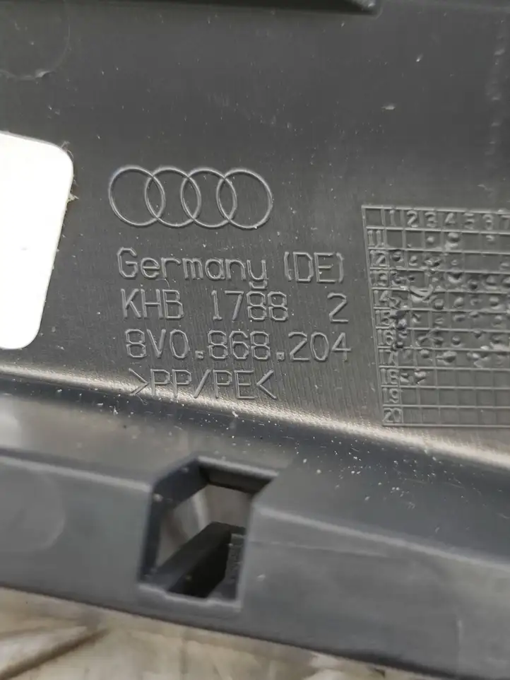 Audi A3/S3 8V (2016 - 2020) 8V0868204 Прочие детали салона — фото 2