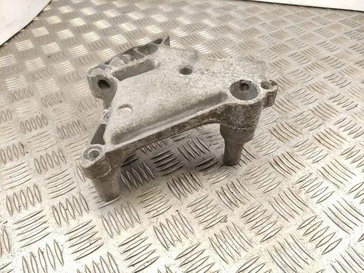 Audi A3/S3 8V (2016 - 2020) 04L199207 Кронштейн двигателя — фото 2