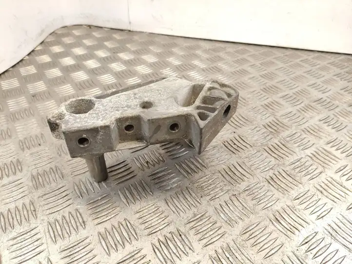 Audi A3/S3 8V (2016 - 2020) 04L199207 Кронштейн двигателя — фото 4