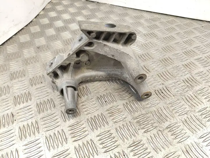 Audi A3/S3 8V (2016 - 2020) 04L199207 Кронштейн двигателя — фото 6