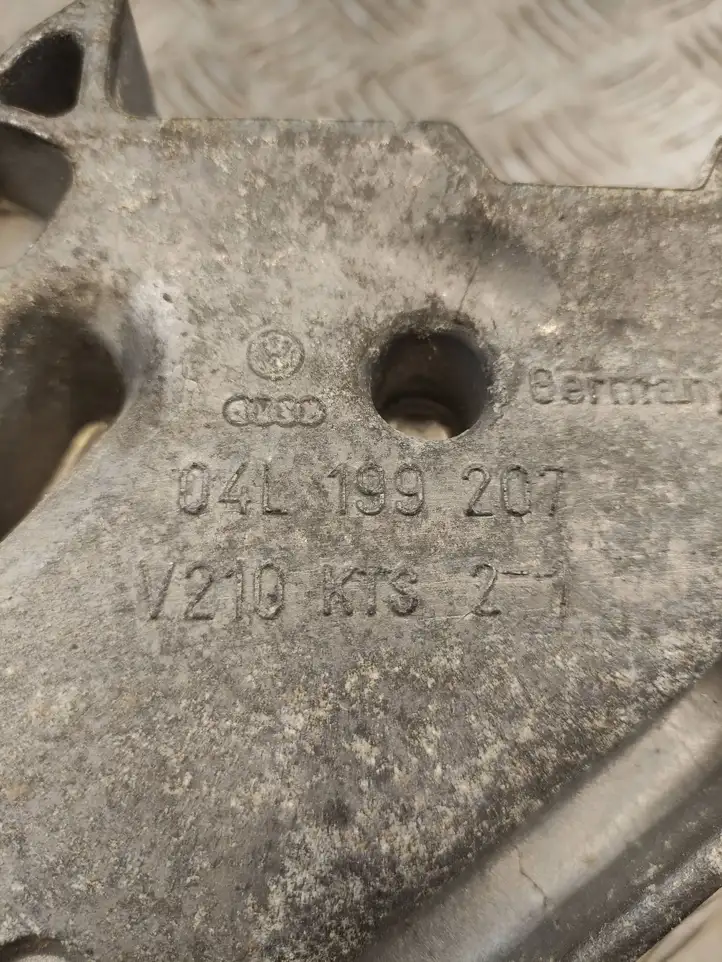 Audi A3/S3 8V (2016 - 2020) 04L199207 Кронштейн двигателя — фото 7