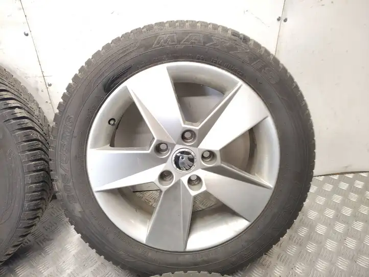 Skoda Octavia Mk3 (5E) (2013 - 2019) 5E0601025H Легкосплавный колесный диск R16 — фото 4