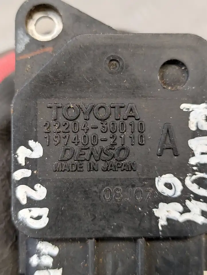 Toyota RAV 4 (XA30) (2006 - 2016) 2220430010 Датчик массового расхода воздуха — фото 1
