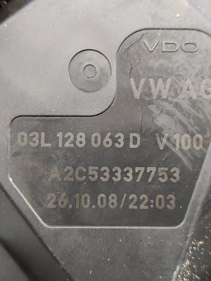 Volkswagen PASSAT B6 (2005 - 2010) 03L128063D Дроссельная заслонка — фото 5
