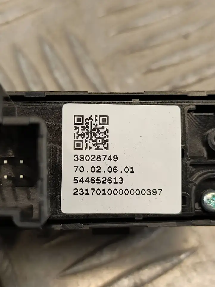Opel Astra K (2015 - 2020) 39028749 Выключатель ASR — фото 3