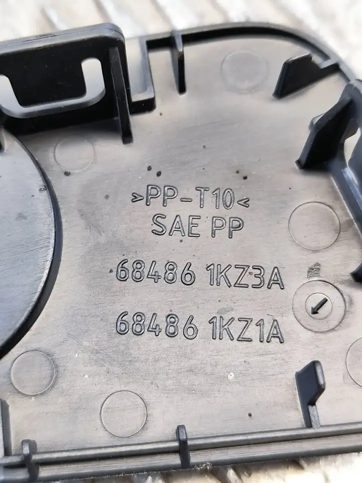 Nissan Juke I F15 (2010 - 2018) 684861KZ3A Прочие детали панели — фото 4
