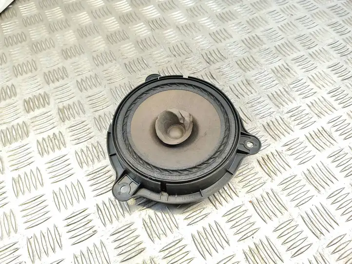 Nissan Juke I F15 (2010 - 2018) 28156 Динамики передних дверей — фото 1