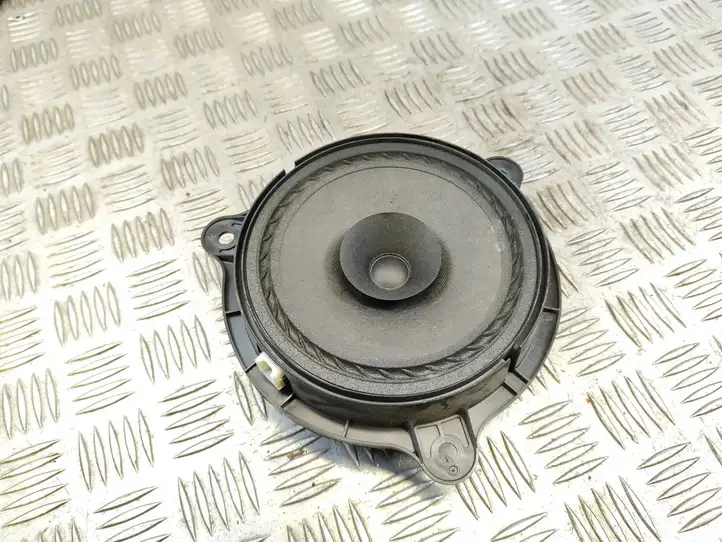 Nissan Juke I F15 (2010 - 2018) 28156 Динамики задних дверей — фото 1
