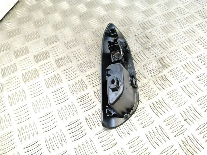 Nissan Juke I F15 (2010 - 2018) 829611KA2A Блок кнопок стеклоподъемников — фото 2