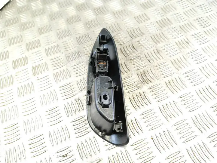 Nissan Juke I F15 (2010 - 2018) 829601KA2A Блок кнопок стеклоподъемников — фото 2