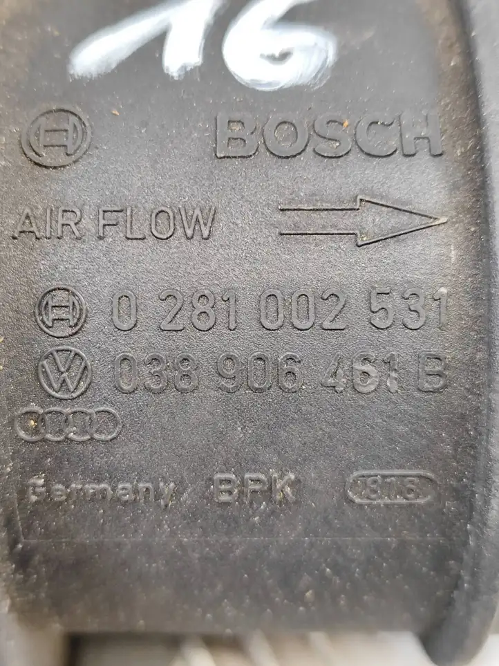 Volkswagen Golf V (2003 - 2009) 038906461B Датчик массового расхода воздуха — фото 4