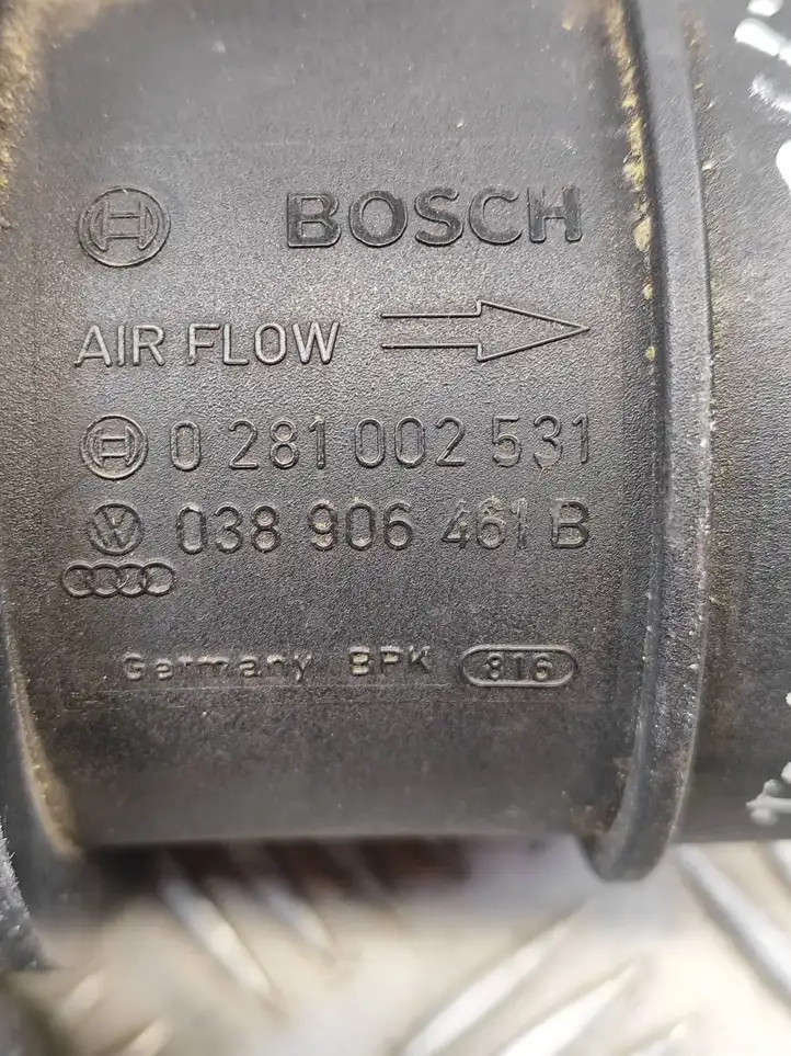 Volkswagen Touran I (2003 - 2010) 038906461B Датчик массового расхода воздуха — фото 5