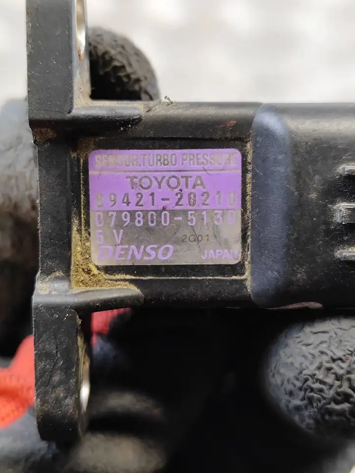Toyota Corolla Verso E121 (2004 - 2007) 8942120210 Датчик давления воздуха впуска — фото 2