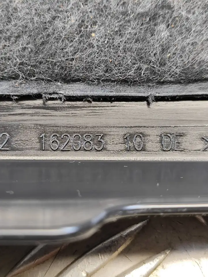 BMW 3 F30 F35 F31 (2012 - 2018) 8514202 Крышка двигателя декоративная — фото 4