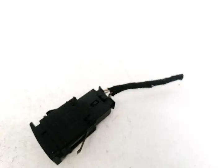 Volkswagen Polo (2001 - 2005) 6Q0953235A Включатель аварийных фонарей — фото 2