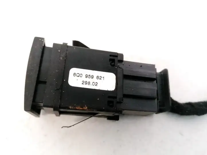 Volkswagen Polo (2001 - 2005) 6Q0959621 Кнопка обогрева стекла — фото 3