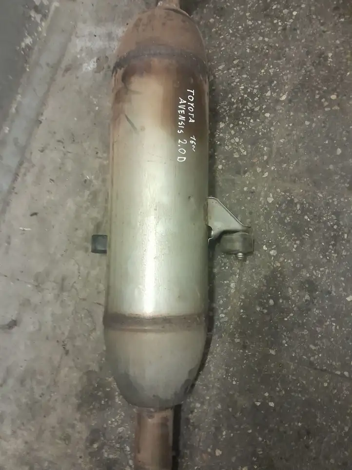 Toyota Avensis T270 (2015 - 2018) 10X04 Катализатор / DPF / FAP — фото 1