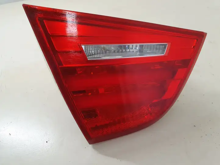 BMW 3 E90 E91 (2005 - 2012) 4871733 Задний фонарь в крышке багажника — фото 1