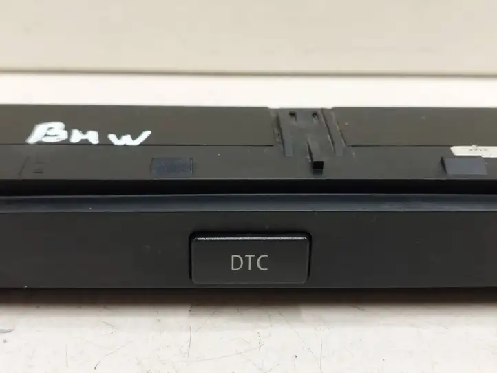 BMW 5 E60 E61 (2004 - 2010)  8948128 Включатель DTC