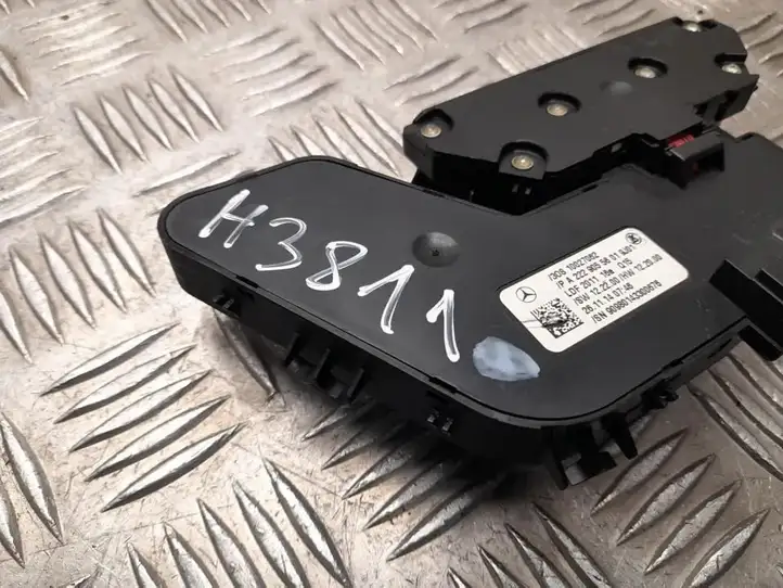 Mercedes-Benz S W222 (2013 - )  A2229055601 Включатель (включатели) памяти